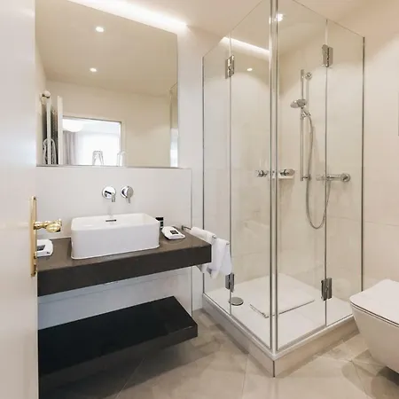 Hotell Weisser Bock 3*